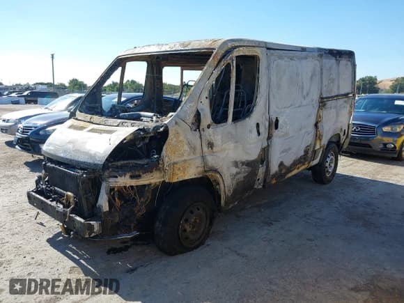 ✅ 2016 Ram ProMaster Cargo • VIN: 3C6TRVAGXGE109635 • Lot: 42743818. Wystawiony na IAAI z przebiegiem Nie podano. Bezpłatny archiwum sprzedaży aukcyjnych z USA i szczegółowy raport historii pojazdu na DreamBid. Zdjęcie 16.