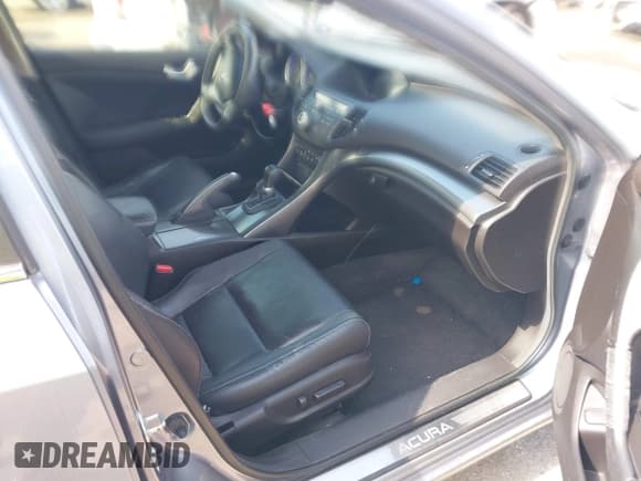 ✅ 2011 Acura TSX Technology • VIN: JH4CW2H6XBC001480 • Lot: 42432484. Listed on IAAI with 140,152 mi. Free auction sales archive from the USA and detailed vehicle history report at DreamBid. Image 5.