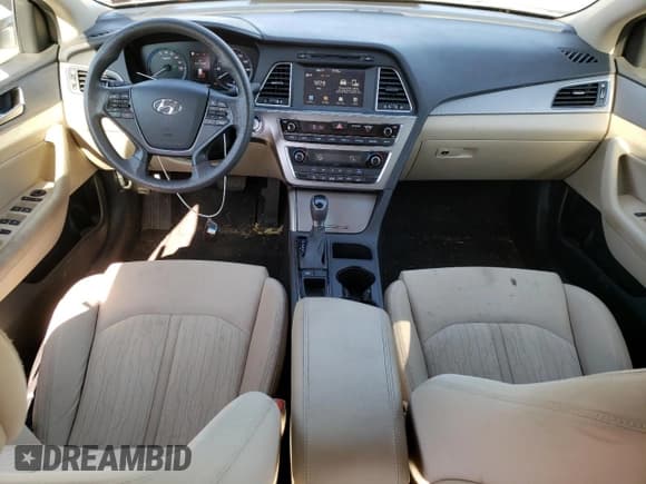 ✅ 2017 Hyundai Sonata SE • VIN: KMHE24L18HA058161 • Лот: 52925333. Опубликован ранее на Copart с пробегом 37 935 миль. Бесплатный доступ к архиву аукционных продаж из США и подробный отчёт об истории автомобиля на DreamBid. Изображение 8.