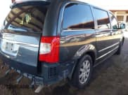 ✅ 2011 Chrysler Town & Country Touring L • VIN: 2A4RR8DG0BR676373 • Lot: 43330952. Wystawiony na IAAI z przebiegiem 142 601 mil. Bezpłatny archiwum sprzedaży aukcyjnych z USA i szczegółowy raport historii pojazdu na DreamBid. Zdjęcie 4.