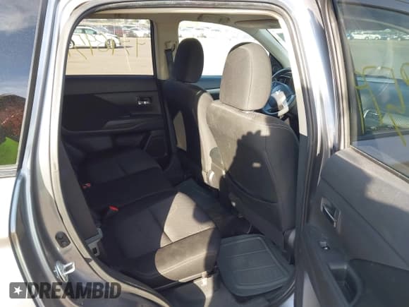 ✅ 2018 Mitsubishi Outlander ES • VIN: JA4AZ2A37JZ007002 • Лот: 43489579. Опубликован ранее на IAAI с пробегом 113 946 миль. Бесплатный доступ к архиву аукционных продаж из США и подробный отчёт об истории автомобиля на DreamBid. Изображение 8.