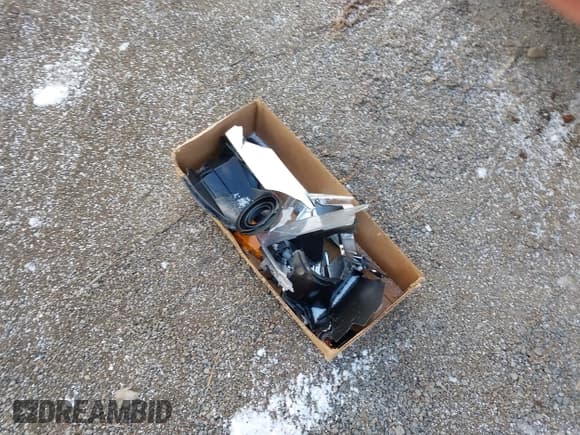 ✅ 2014 Toyota Sienna XLE • VIN: 5TDYK3DC5ES510156 • Lot: 43828821. Listed on IAAI with 233,799 mi. Free auction sales archive from the USA and detailed vehicle history report at DreamBid. Image 12.