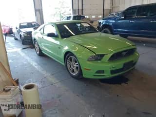 2014 Ford Mustang V6 с VIN 1ZVBP8AMXE5217678, выставлен на аукционе IAAI как лот 42750721 с пробегом 235 030 миль миль и . История ставок и продаж доступна на DreamBid. Изображение 1.