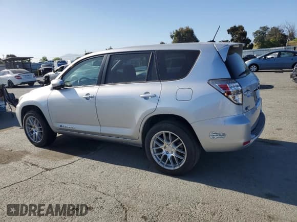 ✅ 2013 Toyota RAV4 • VIN: 2T3YL4DV7DW001686 • Лот: 55870985. Опубликован ранее на Copart с пробегом 137 162 миль. Бесплатный доступ к архиву аукционных продаж из США и подробный отчёт об истории автомобиля на DreamBid. Изображение 2.