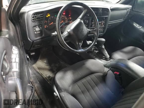 2003 Chevrolet Blazer LS с VIN 1GNCT18X03K167454, выставлен на аукционе Copart как лот 55648965 с пробегом 114 099 миль миль и Списание • Salvage title. История ставок и продаж доступна на DreamBid. Изображение 8.