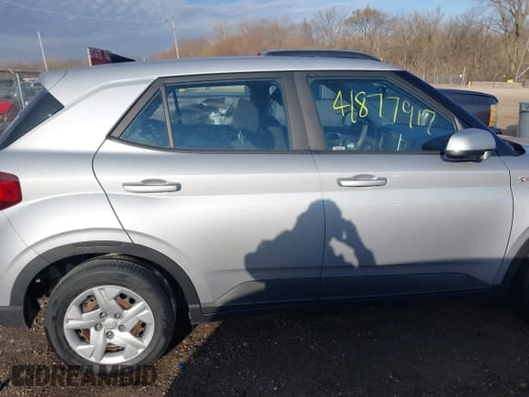 ✅ 2020 Hyundai Venue SE • VIN: KMHRB8A32LU015682 • Lot: 41877917. Listed on IAAI with 73,267 mi. Free auction sales archive from the USA and detailed vehicle history report at DreamBid. Image 13.