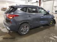 ✅ 2023 Kia Seltos S • VIN: KNDEUCAA5P7353841 • Lot: 68118245. Wystawiony na Copart z przebiegiem 75 141 mil. Bezpłatny archiwum sprzedaży aukcyjnych z USA i szczegółowy raport historii pojazdu na DreamBid. Zdjęcie 3.