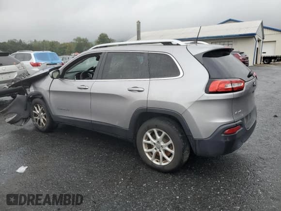✅ 2018 Jeep Cherokee Latitude • VIN: 1C4PJMCB5JD547615 • Lot: 81577165. Listed on Copart with 64,262 mi. Free auction sales archive from the USA and detailed vehicle history report at DreamBid. Image 2.