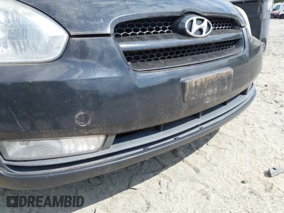 ✅ 2010 Hyundai Accent SE • VIN: KMHCN3AC8AU184845 • Lot: 43109343. Listed on IAAI with 197,504 mi. Free auction sales archive from the USA and detailed vehicle history report at DreamBid. Image 6.