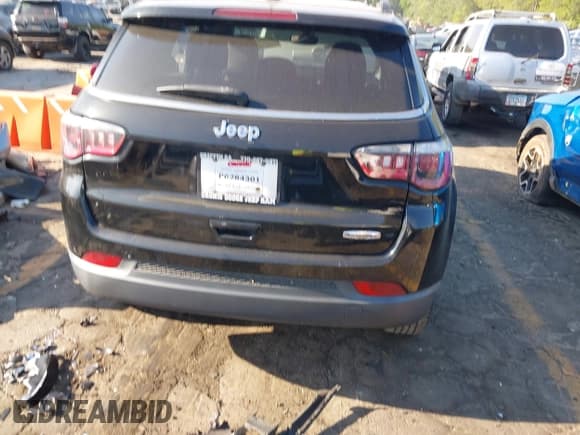 ✅ 2018 Jeep Compass Latitude • VIN: 3C4NJCBB9JT122220 • Lot: 41972125. Listed on IAAI with Not provided. Free auction sales archive from the USA and detailed vehicle history report at DreamBid. Image 15.
