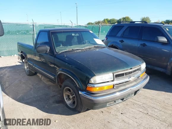 ✅ 2002 Chevrolet S-10 LS • VIN: 1GCCS145728123804 • Лот: 43373032. Опубликован ранее на IAAI с пробегом 234 298 миль. Бесплатный доступ к архиву аукционных продаж из США и подробный отчёт об истории автомобиля на DreamBid. Изображение 1.