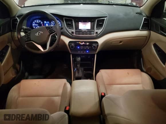 2018 Hyundai Tucson SE z VIN KM8J23A4XJU620586, wystawiony jako Copart lot #84033535 z przebiegiem 146 162 mil mil oraz Szkoda całkowita • Salvage title. Historia ofert i sprzedaży dostępna na DreamBid. Obrazek 8.