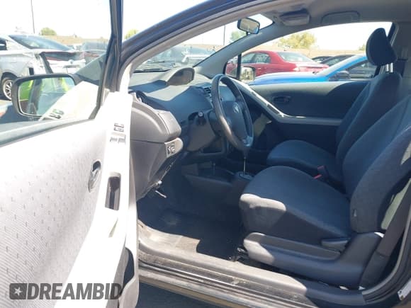 ✅ 2011 Toyota Yaris • VIN: JTDJT4K33B5332577 • Лот: 42312724. Опубликован ранее на IAAI с пробегом 197 843 миль. Бесплатный доступ к архиву аукционных продаж из США и подробный отчёт об истории автомобиля на DreamBid. Изображение 5.