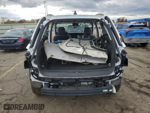 ✅ 2024 Jeep Grand Cherokee • VIN: 1C4RJYB64R8959470 • Lot: 87353735. Wystawiony na Copart z przebiegiem Nie podano. Bezpłatny archiwum sprzedaży aukcyjnych z USA i szczegółowy raport historii pojazdu na DreamBid. Zdjęcie 6.