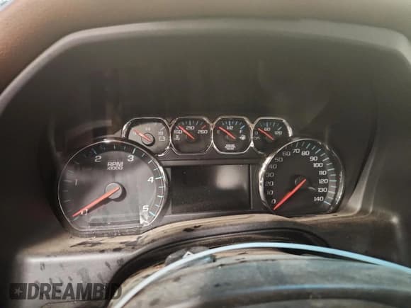 ✅ 2015 Chevrolet Silverado 2500HD High Country • VIN: 1GC1KXE83FF638092 • Лот: 92230045. Опубликован ранее на Copart с пробегом Не указан. Бесплатный доступ к архиву аукционных продаж из США и подробный отчёт об истории автомобиля на DreamBid. Изображение 9.