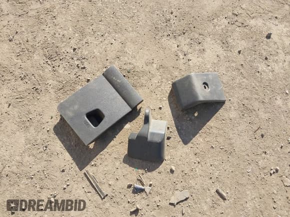 ✅ 2013 Ford Escape SEL • VIN: 1FMCU9H97DUB38640 • Lot: 43558773. Wystawiony na IAAI z przebiegiem 216 776 mil. Bezpłatny archiwum sprzedaży aukcyjnych z USA i szczegółowy raport historii pojazdu na DreamBid. Zdjęcie 12.