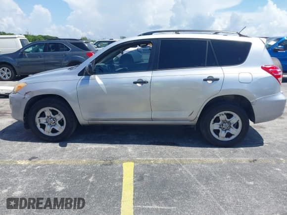 ✅ 2010 Toyota RAV4 • VIN: JTMZK4DV3A5026210 • Лот: 42473126. Опубликован ранее на IAAI с пробегом 247 560 миль. Бесплатный доступ к архиву аукционных продаж из США и подробный отчёт об истории автомобиля на DreamBid. Изображение 14.