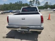 ✅ 1998 GMC Sierra 1500 • VIN: 2GTEK19R9W1550110 • Лот: 57166575. Опубликован ранее на Copart с пробегом 231 521 миль. Бесплатный доступ к архиву аукционных продаж из США и подробный отчёт об истории автомобиля на DreamBid. Изображение 6.