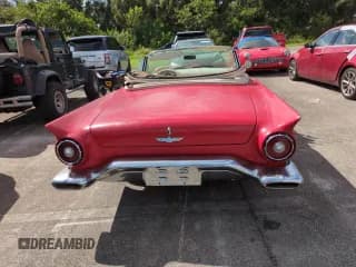 ✅ 1957 Ford Thunderbird • VIN: D7FH289284 • Лот: 74583924. Опубликован ранее на Copart с пробегом 24 289 миль. Бесплатный доступ к архиву аукционных продаж из США и подробный отчёт об истории автомобиля на DreamBid. Изображение 6.