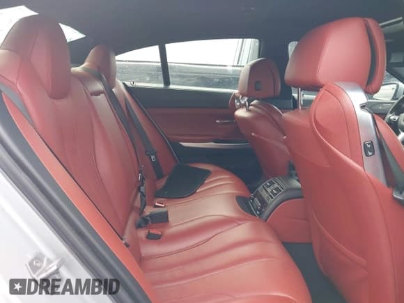 ✅ 2015 BMW 6 Series 640i • VIN: WBA6A0C51FD318982 • Lot: 41875547. Wystawiony na IAAI z przebiegiem 60 968 mil. Bezpłatny archiwum sprzedaży aukcyjnych z USA i szczegółowy raport historii pojazdu na DreamBid. Zdjęcie 8.