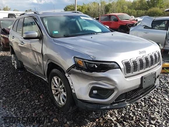 ✅ 2019 Jeep Cherokee Latitude • VIN: 1C4PJMCB5KD125782 • Lot: 84253285. Listed on Copart with 75,775 mi. Free auction sales archive from the USA and detailed vehicle history report at DreamBid. Image 14.