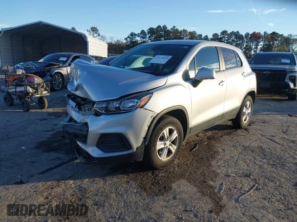✅ 2022 Chevrolet Trax LS • VIN: KL7CJNSM7NB545418 • Lot: 43610498. Listed on IAAI with 59,231 mi. Free auction sales archive from the USA and detailed vehicle history report at DreamBid. Image 2.