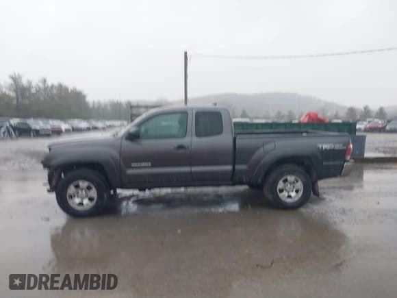 ✅ 2015 Toyota Tacoma • VIN: 5TFUU4EN8FX130349 • Lot: 43791926. Listed on IAAI with 139,141 mi. Free auction sales archive from the USA and detailed vehicle history report at DreamBid. Image 15.