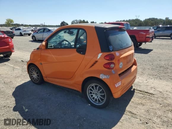 ✅ 2013 Smart fortwo Passion • VIN: WMEEJ9AA2DK673107 • Лот: 80876235. Опубликован ранее на Copart с пробегом Не указан. Бесплатный доступ к архиву аукционных продаж из США и подробный отчёт об истории автомобиля на DreamBid. Изображение 2.