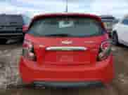 2013 Chevrolet Sonic RS z VIN 1G1JG6SB1D4150742, wystawiony jako Copart lot #88859145 z przebiegiem 96 024 mil mil oraz Czysty tytuł • Clean title. Historia ofert i sprzedaży dostępna na DreamBid. Obrazek 6.