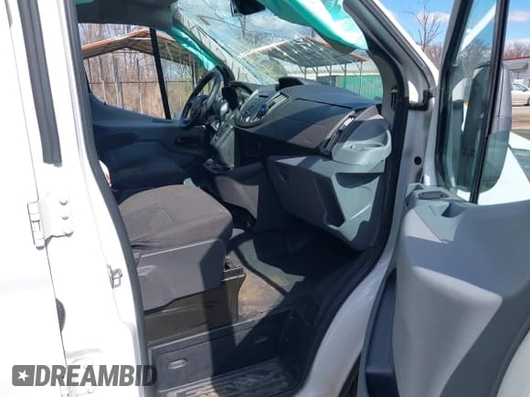 ✅ 2017 Ford Transit XL • VIN: 1FBZX2ZMXHKA20653 • Lot: 41691617. Wystawiony na IAAI z przebiegiem 106 444 mil. Bezpłatny archiwum sprzedaży aukcyjnych z USA i szczegółowy raport historii pojazdu na DreamBid. Zdjęcie 5.