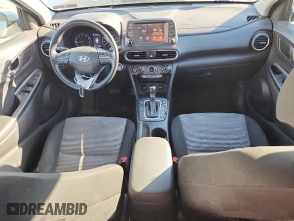 2021 Hyundai Kona SEL z VIN KM8K2CAA7MU747844, wystawiony jako Copart lot #69268615 z przebiegiem 87 147 mil mil oraz Szkoda całkowita • Salvage title. Historia ofert i sprzedaży dostępna na DreamBid. Obrazek 8.