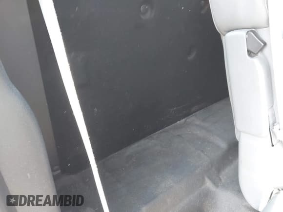 ✅ 2011 Ford F-150 XL • VIN: 1FTMF1CM1BKE13265 • Lot: 41973290. Listed on IAAI with 246,958 mi. Free auction sales archive from the USA and detailed vehicle history report at DreamBid. Image 8.