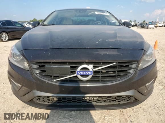 ✅ 2017 Volvo S60 Dynamic • VIN: YV126MFL2H2424113 • Лот: 84230045. Опубликован ранее на Copart с пробегом 51 485 миль. Бесплатный доступ к архиву аукционных продаж из США и подробный отчёт об истории автомобиля на DreamBid. Изображение 5.