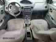 2004 Saturn ION ION 1 z VIN 1G8AG52FX4Z121029, wystawiony jako Copart lot #85560375 z przebiegiem 196 911 mil mil oraz Szkoda całkowita • Salvage title. Historia ofert i sprzedaży dostępna na DreamBid. Obrazek 8.