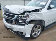 ✅ 2020 Chevrolet Tahoe LT • VIN: 1GNSCBKC4LR181887 • Lot: 42160821. Wystawiony na IAAI z przebiegiem 106 757 mil. Bezpłatny archiwum sprzedaży aukcyjnych z USA i szczegółowy raport historii pojazdu na DreamBid. Zdjęcie 6.