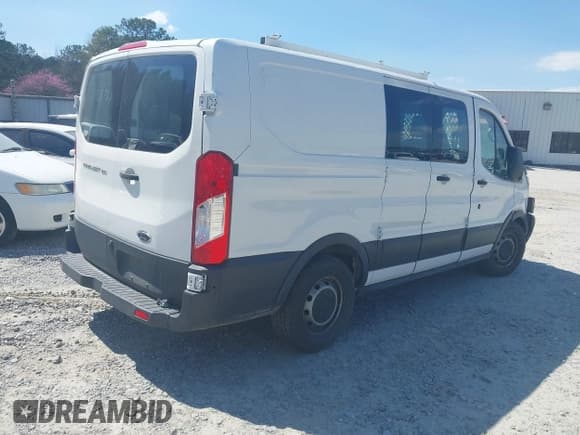 ✅ 2018 Ford Transit • VIN: 1FTYE1ZM9JKA26683 • Лот: 41682821. Опубликован ранее на IAAI с пробегом 92 536 миль. Бесплатный доступ к архиву аукционных продаж из США и подробный отчёт об истории автомобиля на DreamBid. Изображение 4.