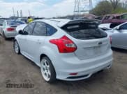 ✅ 2014 Ford Focus ST • VIN: 1FADP3L90EL316163 • Lot: 42013006. Wystawiony na IAAI z przebiegiem 178 250 mil. Bezpłatny archiwum sprzedaży aukcyjnych z USA i szczegółowy raport historii pojazdu na DreamBid. Zdjęcie 3.
