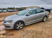 ✅ 2013 Volkswagen Passat SE • VIN: 1VWBH7A39DC140620 • Lot: 94888785. Wystawiony na Copart z przebiegiem 113 997 mil. Bezpłatny archiwum sprzedaży aukcyjnych z USA i szczegółowy raport historii pojazdu na DreamBid. Zdjęcie 1.