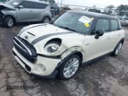 ✅ 2015 MINI Hardtop 4 Door S • VIN: WMWXU3C52F2B56856 • Lot: 42307964. Wystawiony na IAAI z przebiegiem 41 669 mil. Bezpłatny archiwum sprzedaży aukcyjnych z USA i szczegółowy raport historii pojazdu na DreamBid. Zdjęcie 2.