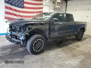 ✅ 2025 Toyota Tacoma TRD Off Road • VIN: 3TMLB5JNXSM093494 • Lot: 82355305. Listed on Copart with 8,921 mi. Free auction sales archive from the USA and detailed vehicle history report at DreamBid. Image 1.