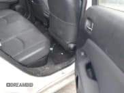 ✅ 2017 Toyota Prius Three • VIN: JTDKARFUXH3035904 • Lot: 43780989. Wystawiony na IAAI z przebiegiem 69 681 mil. Bezpłatny archiwum sprzedaży aukcyjnych z USA i szczegółowy raport historii pojazdu na DreamBid. Zdjęcie 8.