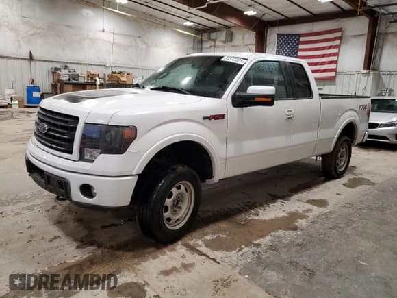 ✅ 2014 Ford F-150 XLT • VIN: 1FTFX1ET8EFB97776 • Lot: 93373325. Listed on Copart with 88,219 mi. Free auction sales archive from the USA and detailed vehicle history report at DreamBid. Image 1.