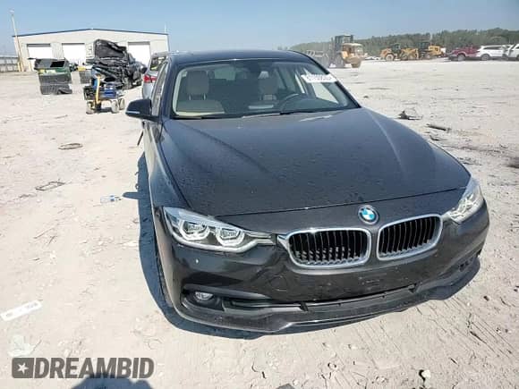 2018 BMW 3 Series 320i xDrive with VIN WBA8E5G58JNU48099, listed as a Copart auction lot 81150835 with 93,521 mi miles and Salvage title. Bid and sale history available at DreamBid. Image 13.