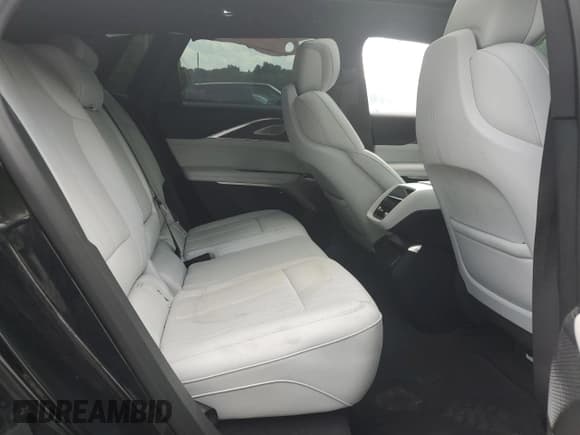 ✅ 2024 Cadillac LYRIQ Luxury • VIN: 1GYKPSRK1RZ122552 • Lot: 63737395. Wystawiony na Copart z przebiegiem 8 459 mil. Bezpłatny archiwum sprzedaży aukcyjnych z USA i szczegółowy raport historii pojazdu na DreamBid. Zdjęcie 10.