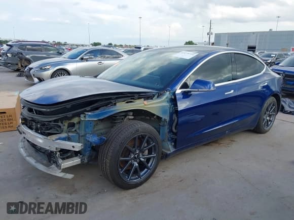✅ 2019 Tesla Model 3 Long Range • VIN: 5YJ3E1EB2KF452874 • Lot: 43279721. Wystawiony na IAAI z przebiegiem 114 186 mil. Bezpłatny archiwum sprzedaży aukcyjnych z USA i szczegółowy raport historii pojazdu na DreamBid. Zdjęcie 2.