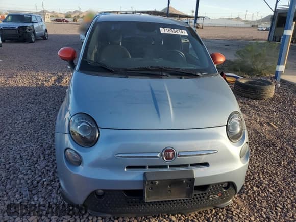 ✅ 2015 FIAT 500e • VIN: 3C3CFFGE3FT732607 • Lot: 71688014. Listed on Copart with 55,099 mi. Free auction sales archive from the USA and detailed vehicle history report at DreamBid. Image 5.