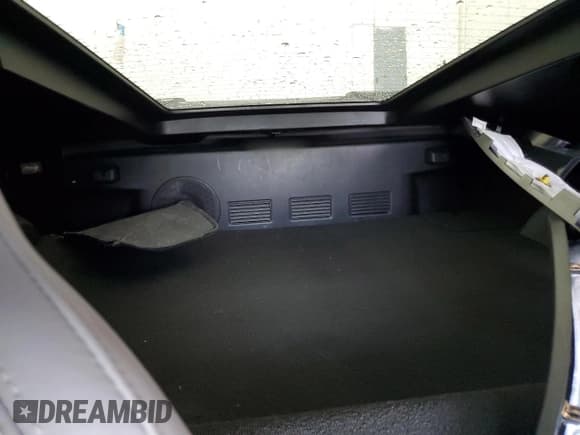 ✅ 2015 Chevrolet Corvette Z51 3LT • VIN: 1G1YL2D74F5118456 • Lot: 59289165. Listed on Copart with 70,235 mi. Free auction sales archive from the USA and detailed vehicle history report at DreamBid. Image 10.