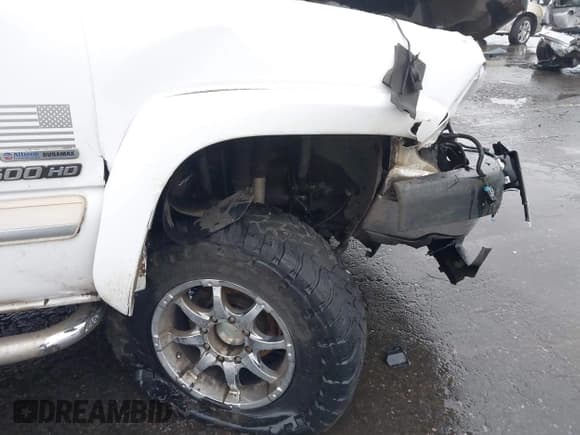 ✅ 2006 Chevrolet Silverado 2500HD LT1 • VIN: 1GCHK23D46F191371 • Лот: 41032500. Опубликован ранее на IAAI с пробегом Не указан. Бесплатный доступ к архиву аукционных продаж из США и подробный отчёт об истории автомобиля на DreamBid. Изображение 18.