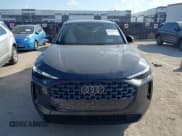 ✅ 2025 Audi Q5 Premium Plus • VIN: WA12AAGU6S2020551 • Lot: 43399256. Wystawiony na IAAI z przebiegiem 556 mil. Bezpłatny archiwum sprzedaży aukcyjnych z USA i szczegółowy raport historii pojazdu na DreamBid. Zdjęcie 11.