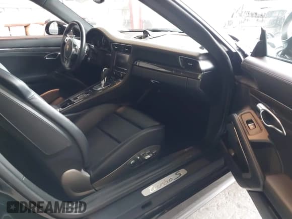 ✅ 2014 Porsche 911 Turbo • VIN: WP0AD2A90ES167293 • Lot: 43173870. Listed on IAAI with 25,383 mi. Free auction sales archive from the USA and detailed vehicle history report at DreamBid. Image 5.